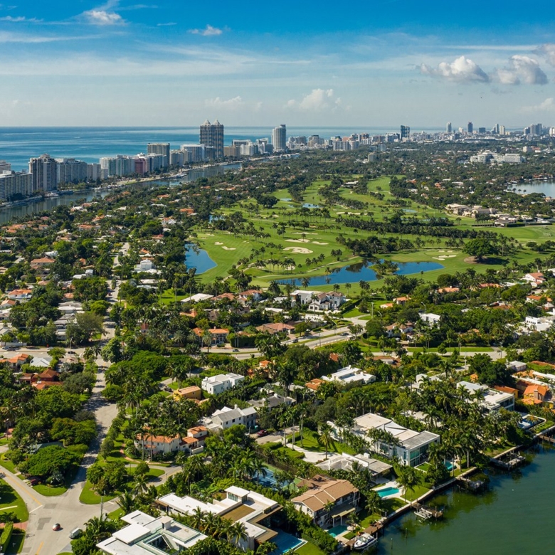 A Gateway to the World: The Prestige of Miami Waterfront Living
